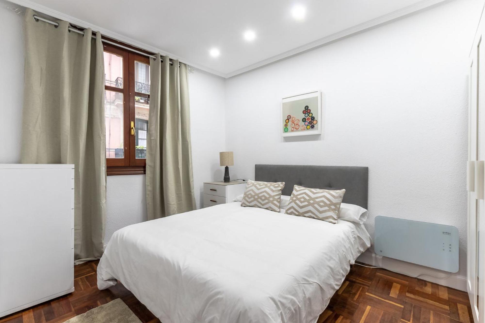 Charming 4 Double Bed Steps From The Old Town