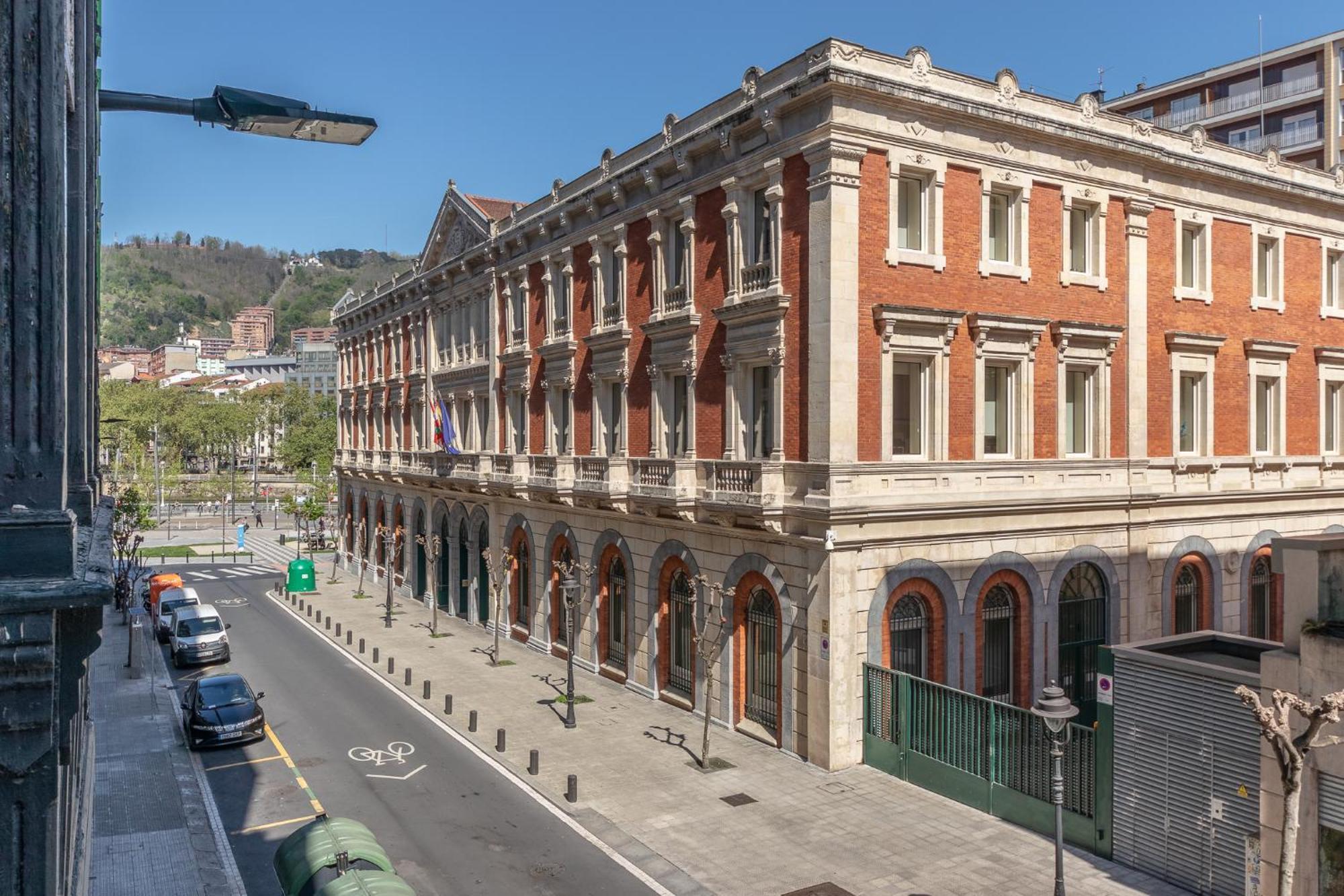 Aston - Amplio Y Centrico Apartamento