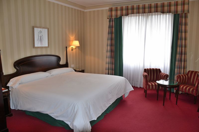 Carlton 5*