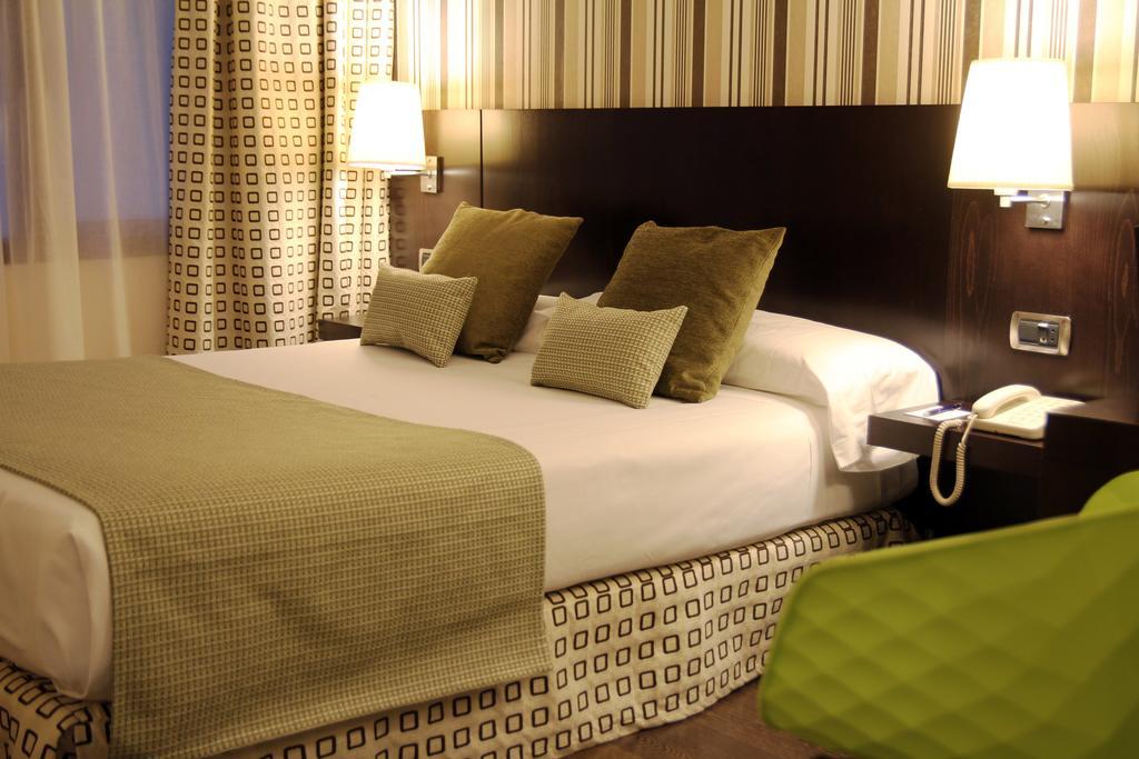 Hotel Conde Duque 3*