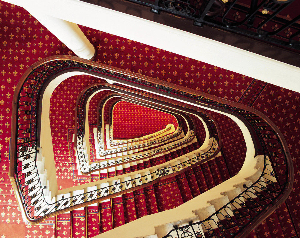 Carlton Hotel 5*