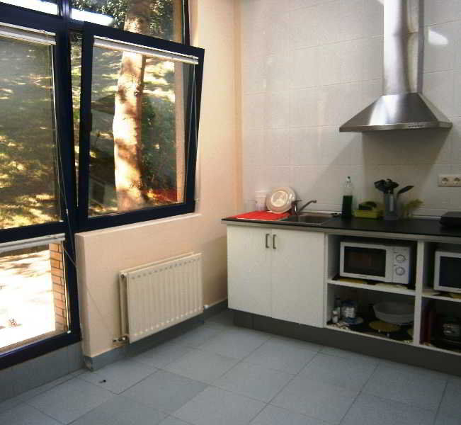 Hostal Bilbao Hostel *