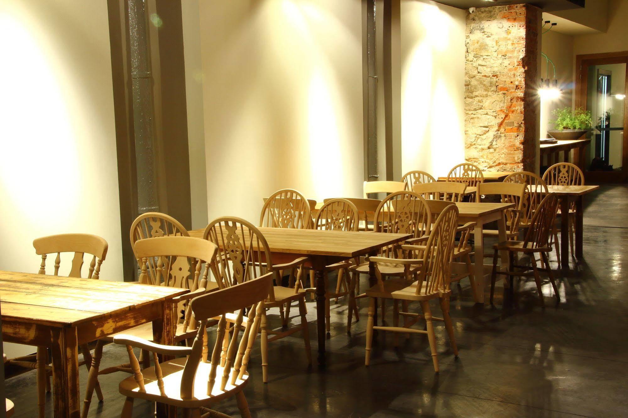 Poshtel - Premium *