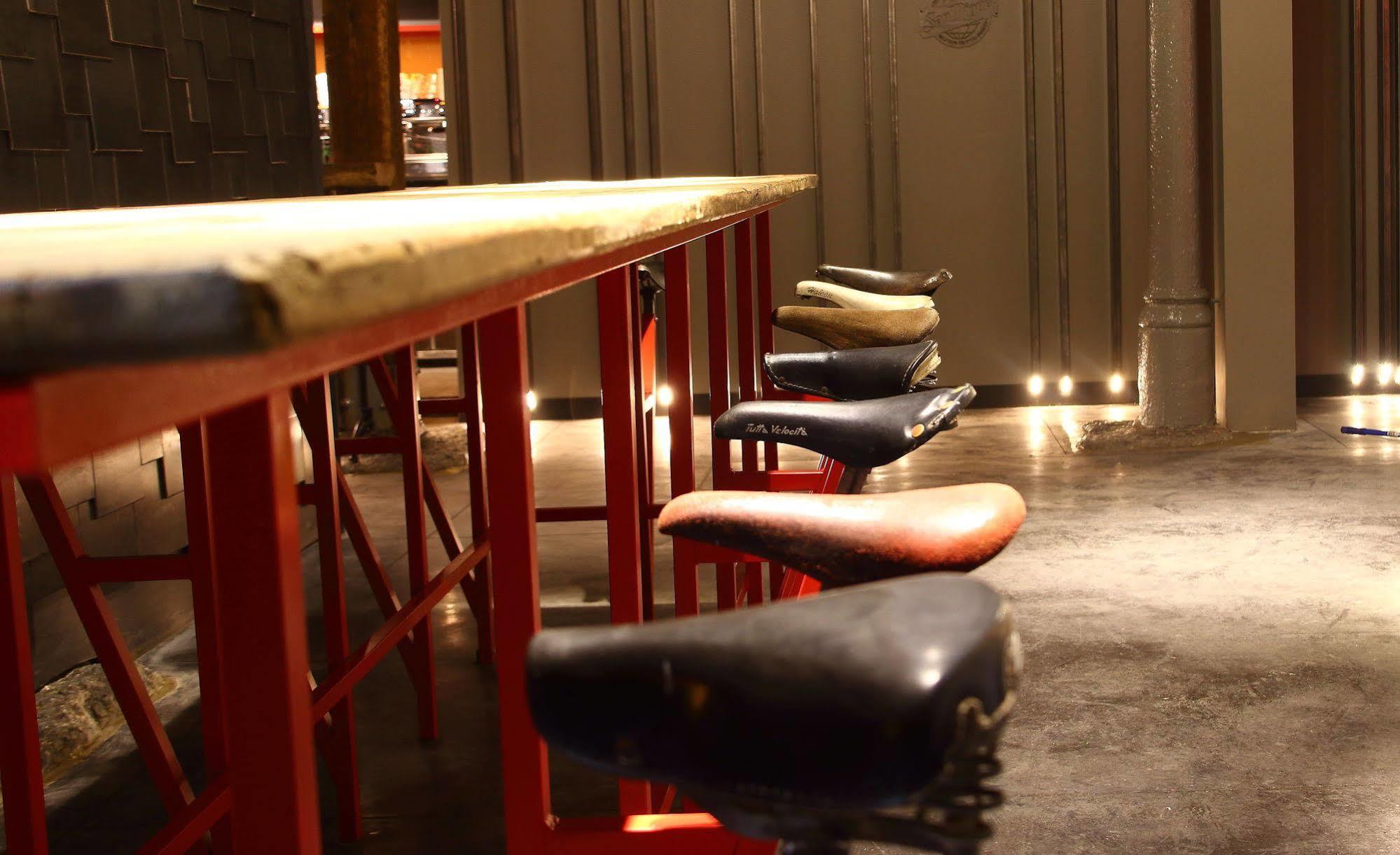 Poshtel - Premium *