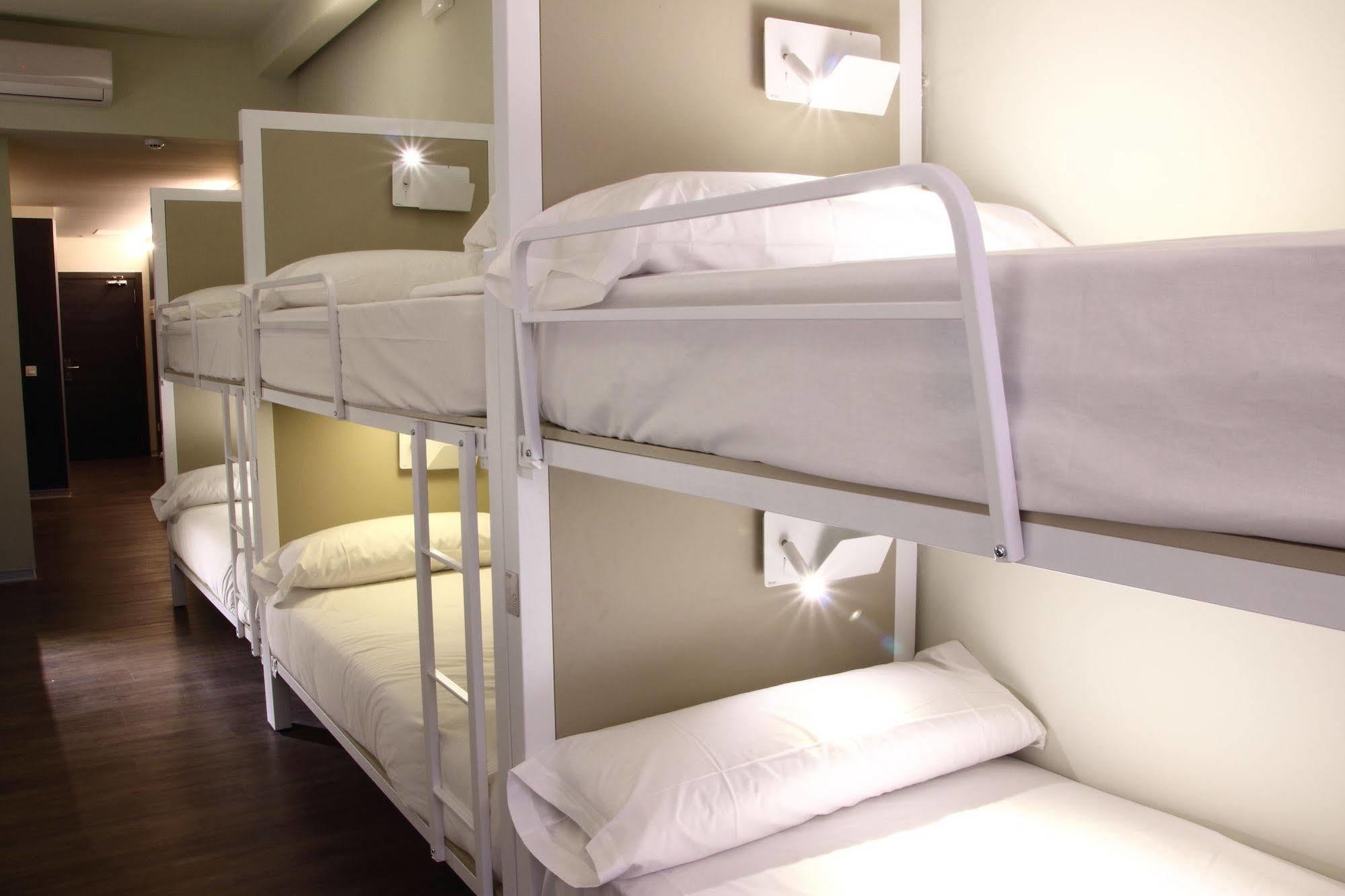 Poshtel - Premium *