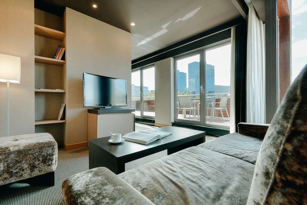 Hesperia 4*