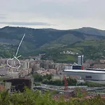 Superviews, parking 24h vigilado incluido y Netflix en habitación independiente con baño privado en apartamento particular, Français&English