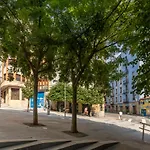 Plaza de los Tres Pilares by The Urban Hosts