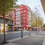 Estrena Glamour Y Guggenheim