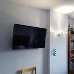 Superviews, parking 24h vigilado incluido y Netflix en habitación independiente con baño privado en apartamento particular, Français&English