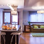 Piso Moderno, Centrico Y Con Garaje Gratis