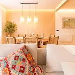 Carmelo Gil Ac By Staynnapartments