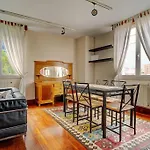 Duplex En Chalet Climatizado Y Garaje E-Bi-200