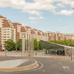 Frente Al Parque, En El Centro