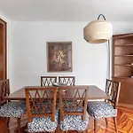 Elegancia Con Diseno Clasico