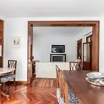 Elegancia Con Diseno Clasico