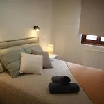 Nuevo, Luminoso, Reformado, Cerca Del Casco Viejo