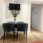Apartamento Puerta Del Camino 5 - Patio Y Wifi