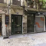 Casco Viejo, Tranvia, Metro, Bilbao A Pie
