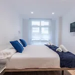 Azkuna Home Apartment