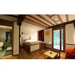 Niko Apartment