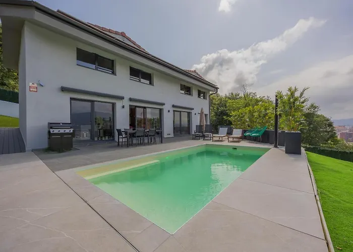 House With Pool And Panoramic View Of Bilbao