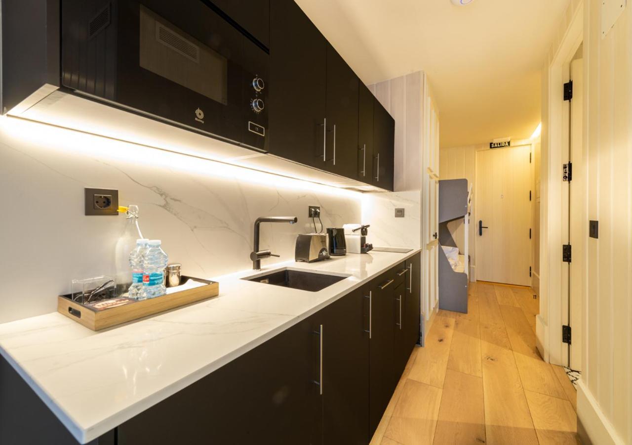 Metropolitan By Staynn *