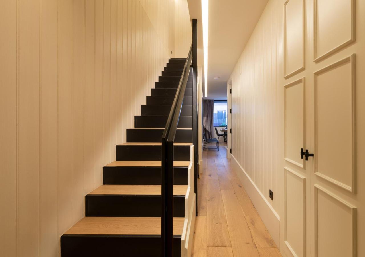 Metropolitan By Staynn *