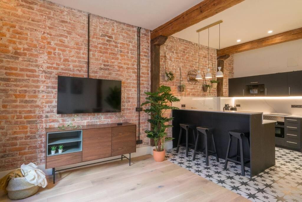 Rustic Apartment *