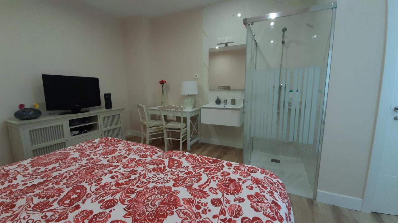 Guggenheim Center Homestay *