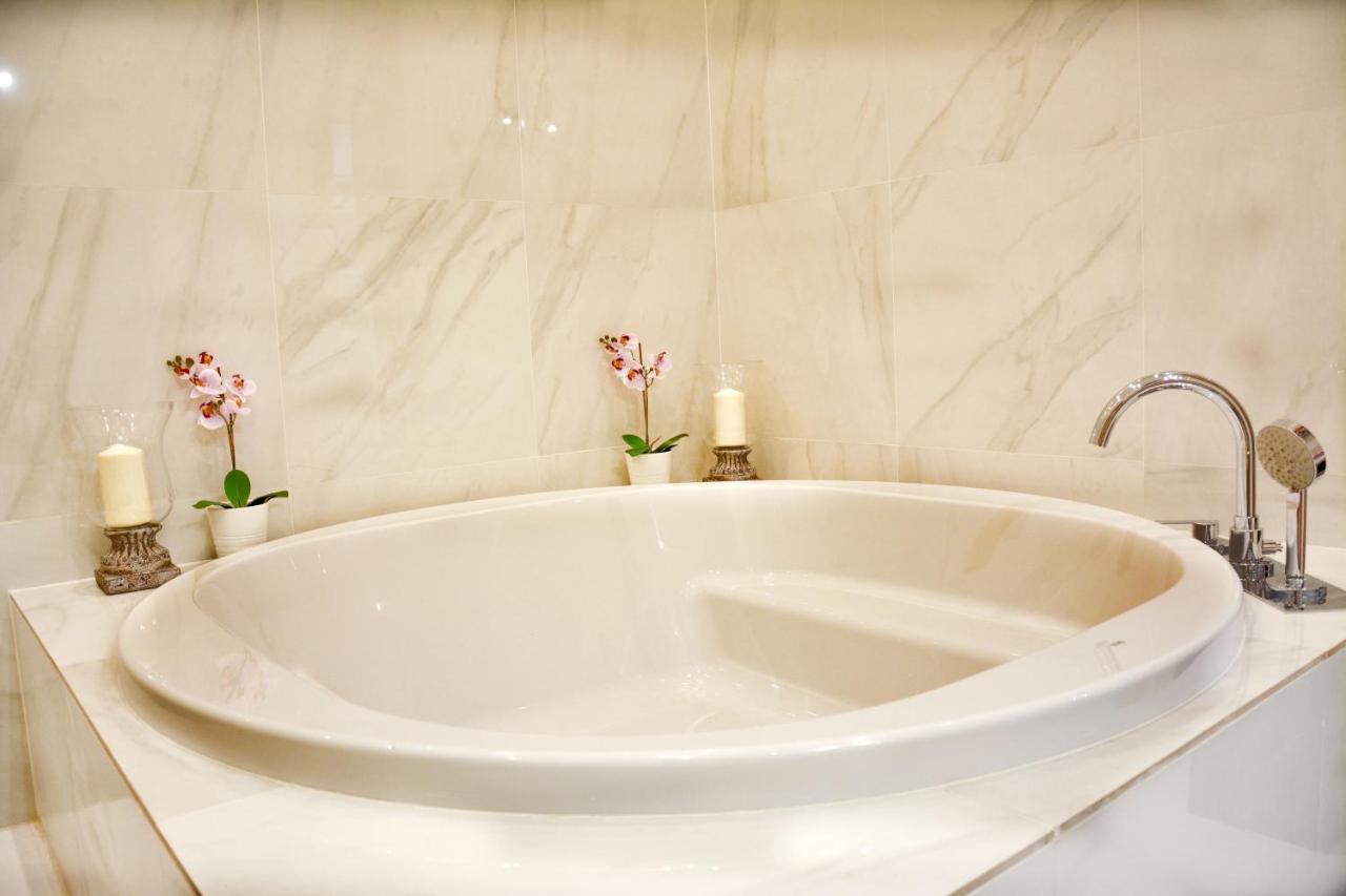 Lux Cityhall + Parking Apartamento *