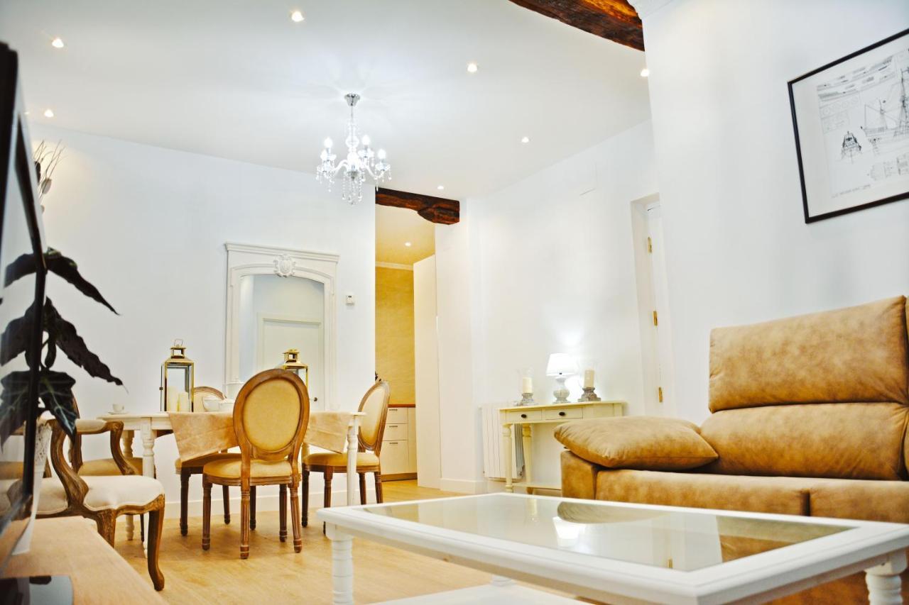 Lux Cityhall + Parking Apartamento *