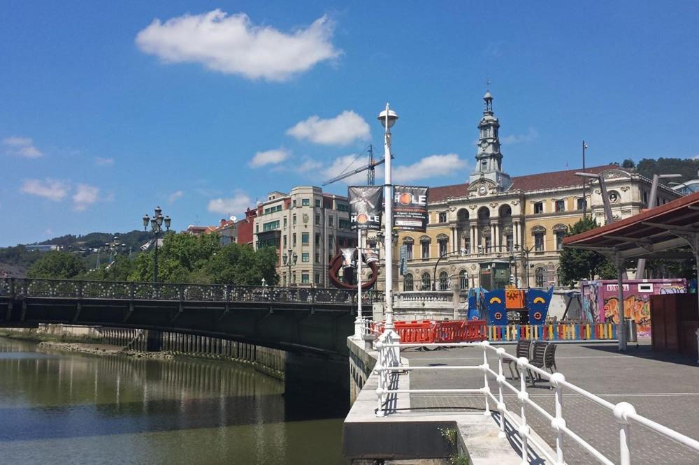 Lux Cityhall + Parking * Bilbao