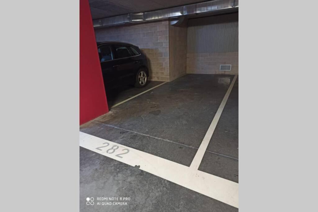 Centro Bilbao-parking Gratuito-cuidada Limpieza Apartment *