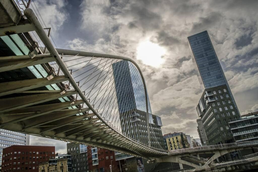 Centro Bilbao-parking Gratuito-cuidada Limpieza Apartment