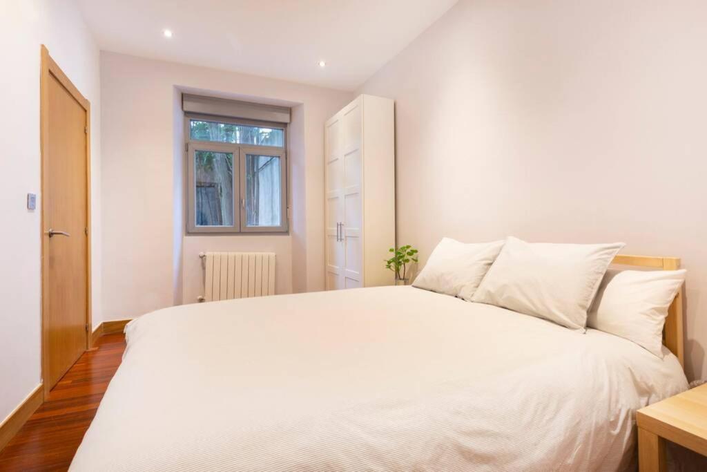 Isozaki. 5 Dormitorios Y Jardín Privado Al Lado Del Guggenheim Apartamento Bilbao