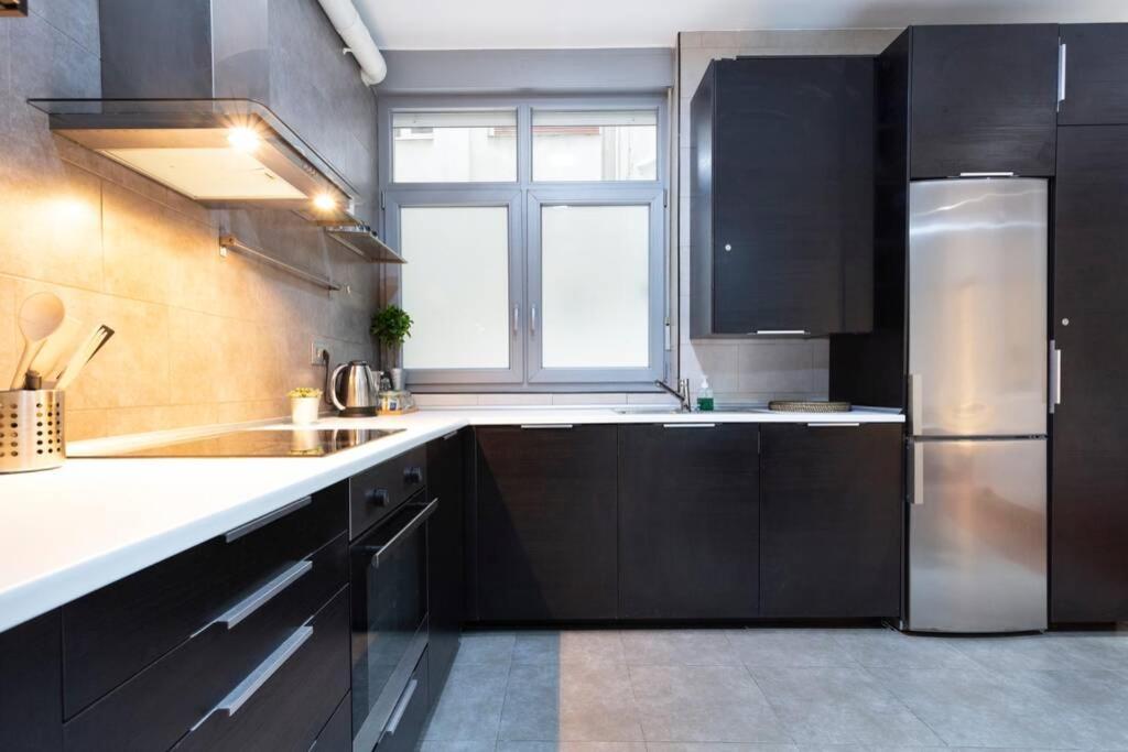 Isozaki. 5 Dormitorios Y Jardín Privado Al Lado Del Guggenheim Apartamento Bilbao