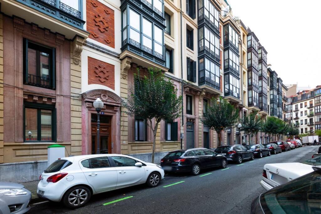 Isozaki. 5 Dormitorios Y Jardín Privado Al Lado Del Guggenheim Apartamento Bilbao