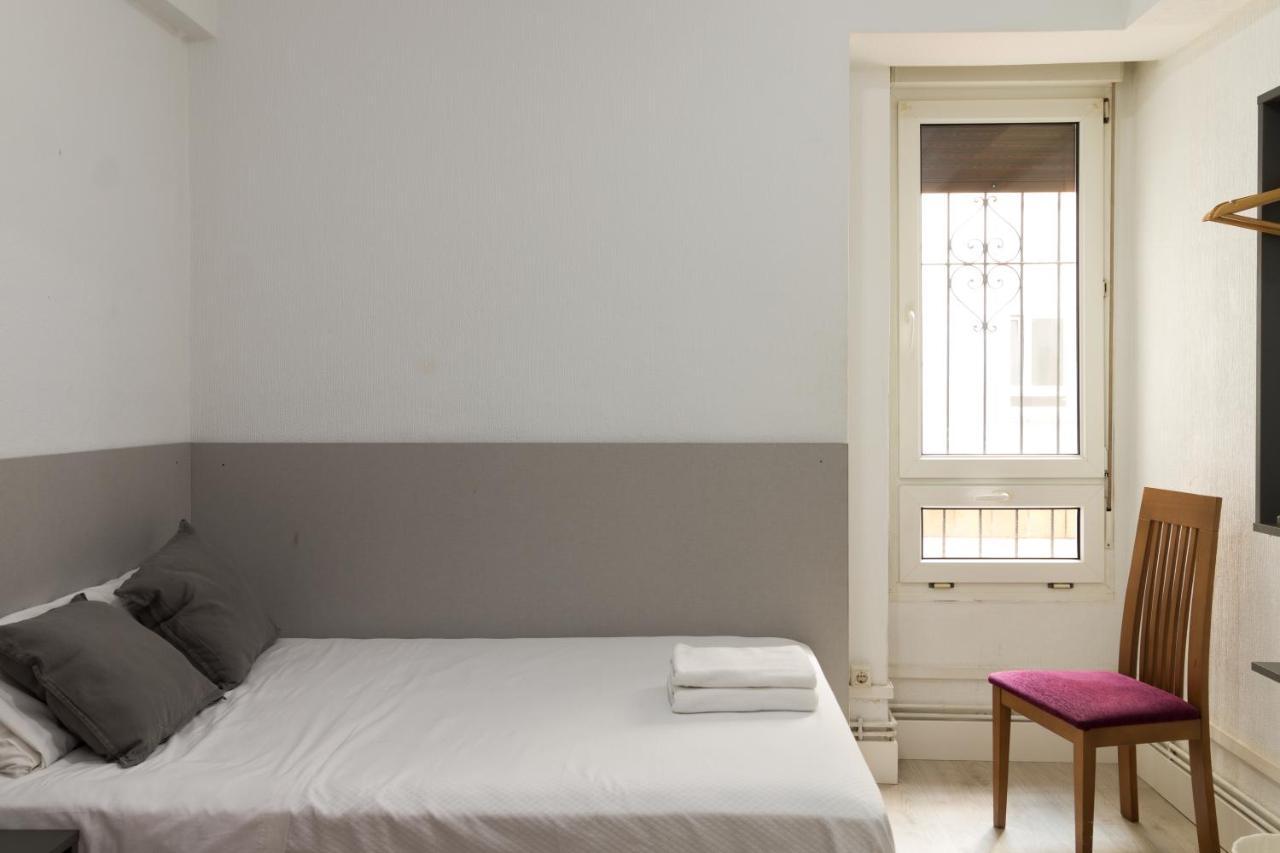 Arias Guest house *