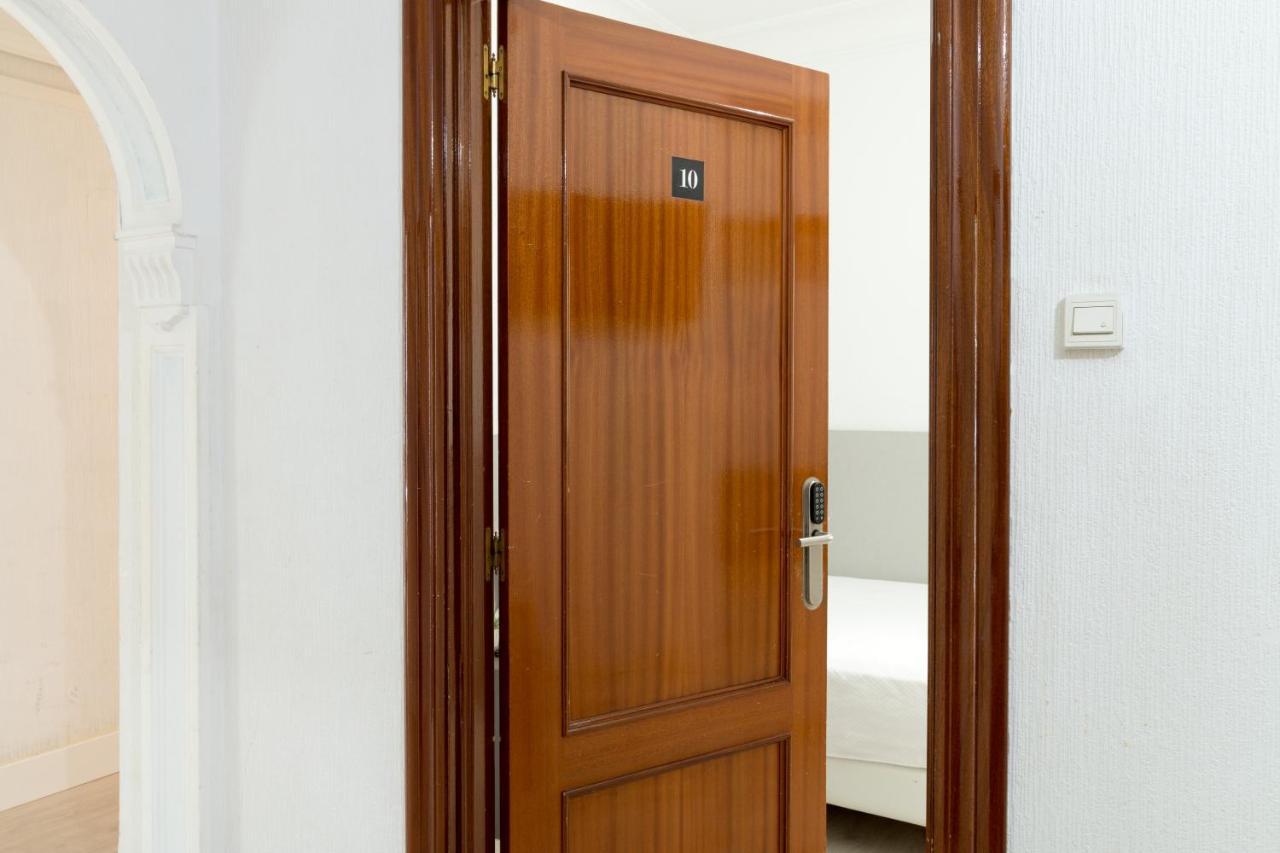 Arias Guest house