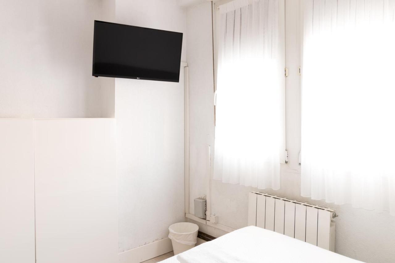 Arias Guest house *