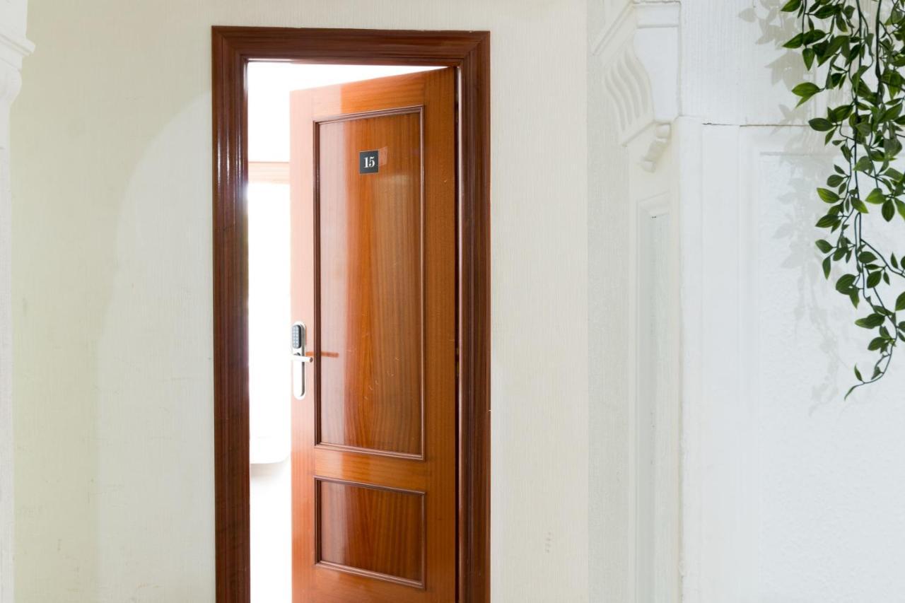 Arias Guest house *