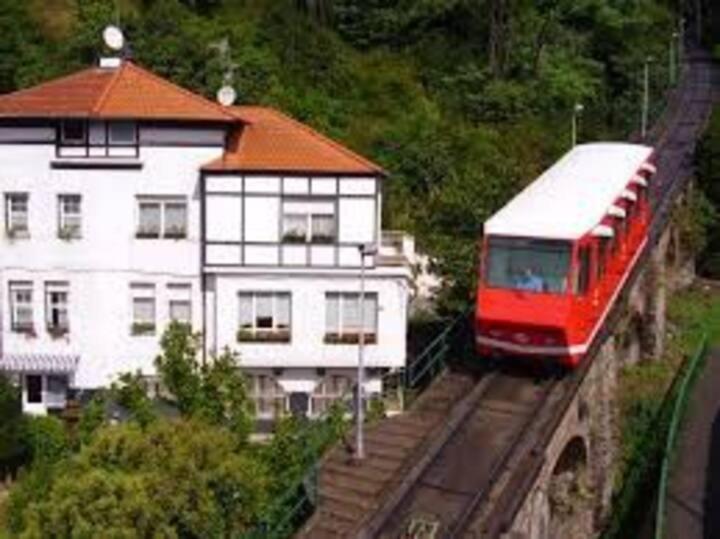 Apto Con Garaje Para 5 Personas Cerca Ayuntamiento Apartamento