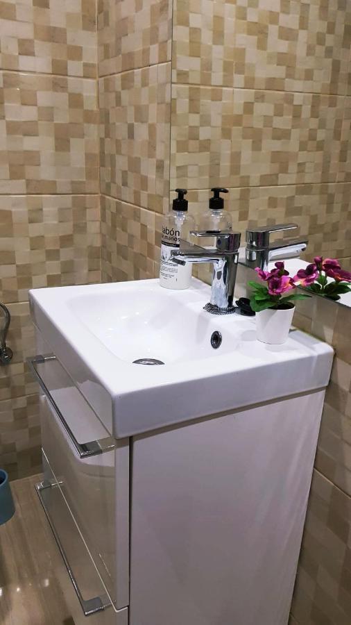 Habitación en casa particular Habitación, Salita Y Baño Privado, Reate Lbi00466 Bilbao