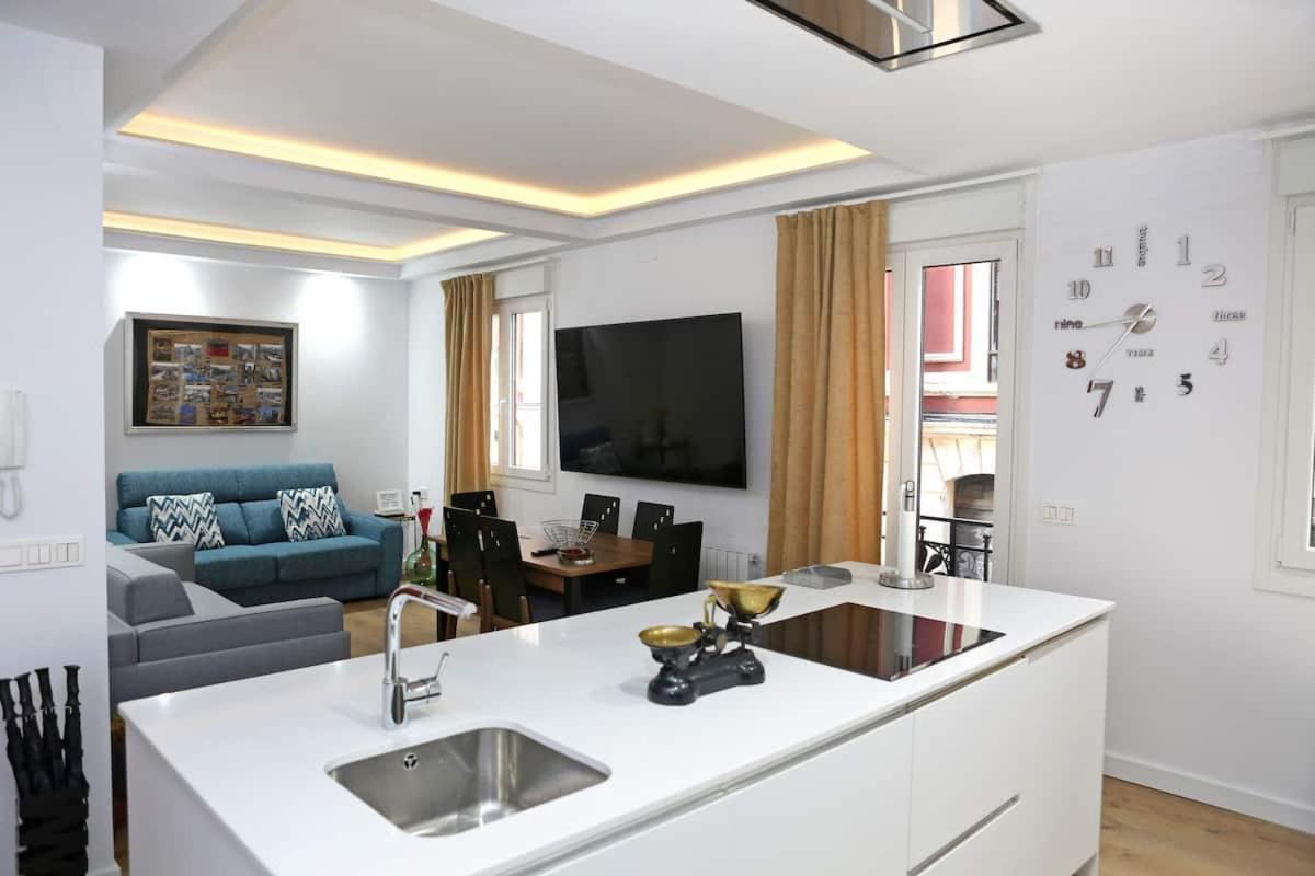 Apartamento Piso Reformado. 2 Min Del Casco Viejo. Con Garaje.