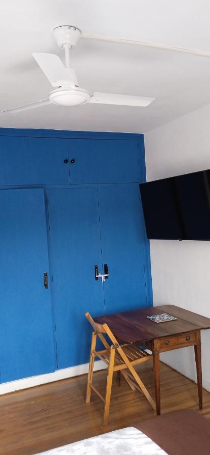 Superviews, Parking 24h Vigilado Incluido Y Netflix En Habitación Independiente Con Baño Privado En Particular, Français&english Habitación en casa particular *
