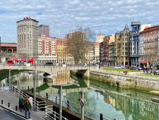 Piso De Diseño Con Vistas A La Ria. * Bilbao