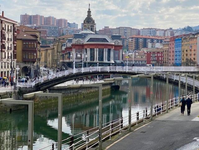 Piso De Diseño Con Vistas A La Ria. Apartamento *