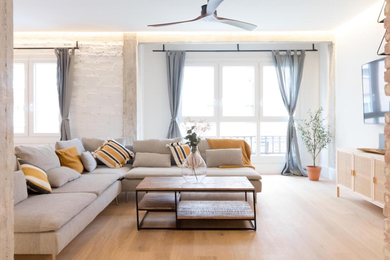 Amplio Y Moderno Con Tarima Refrescante By Staynnapartments Apartamento