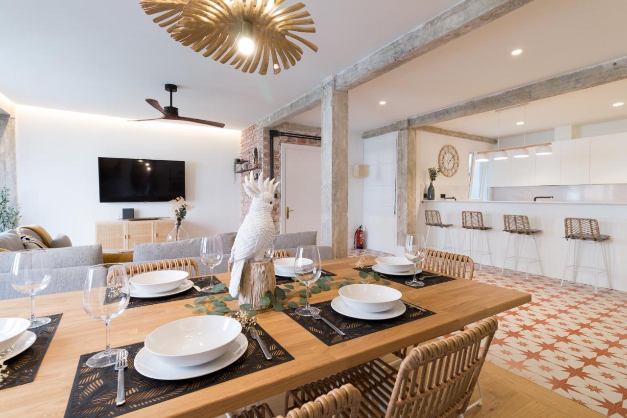 Apartamento Amplio Y Moderno Con Tarima Refrescante By Staynnapartments Bilbao